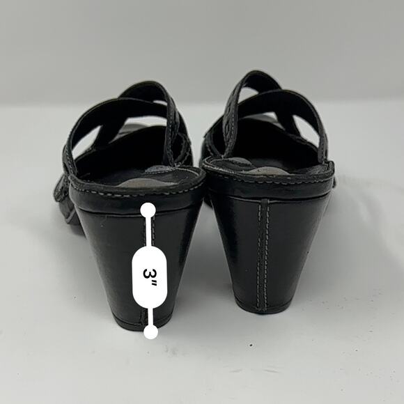 Clarks Artisan Collection Black Leather Closed Toe Mules Slides Heels Size 6 M - Picture 6 of 8